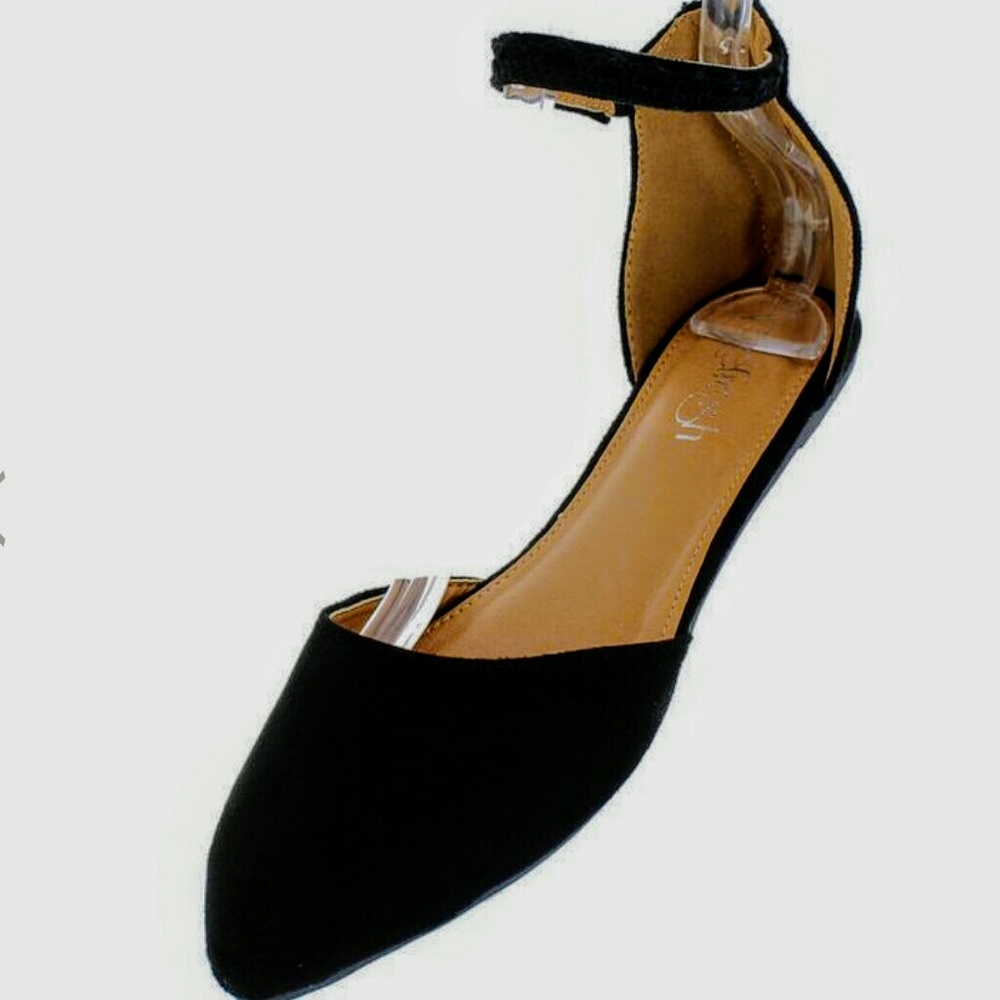 🎉NEW🎊Black Woman's Flat
